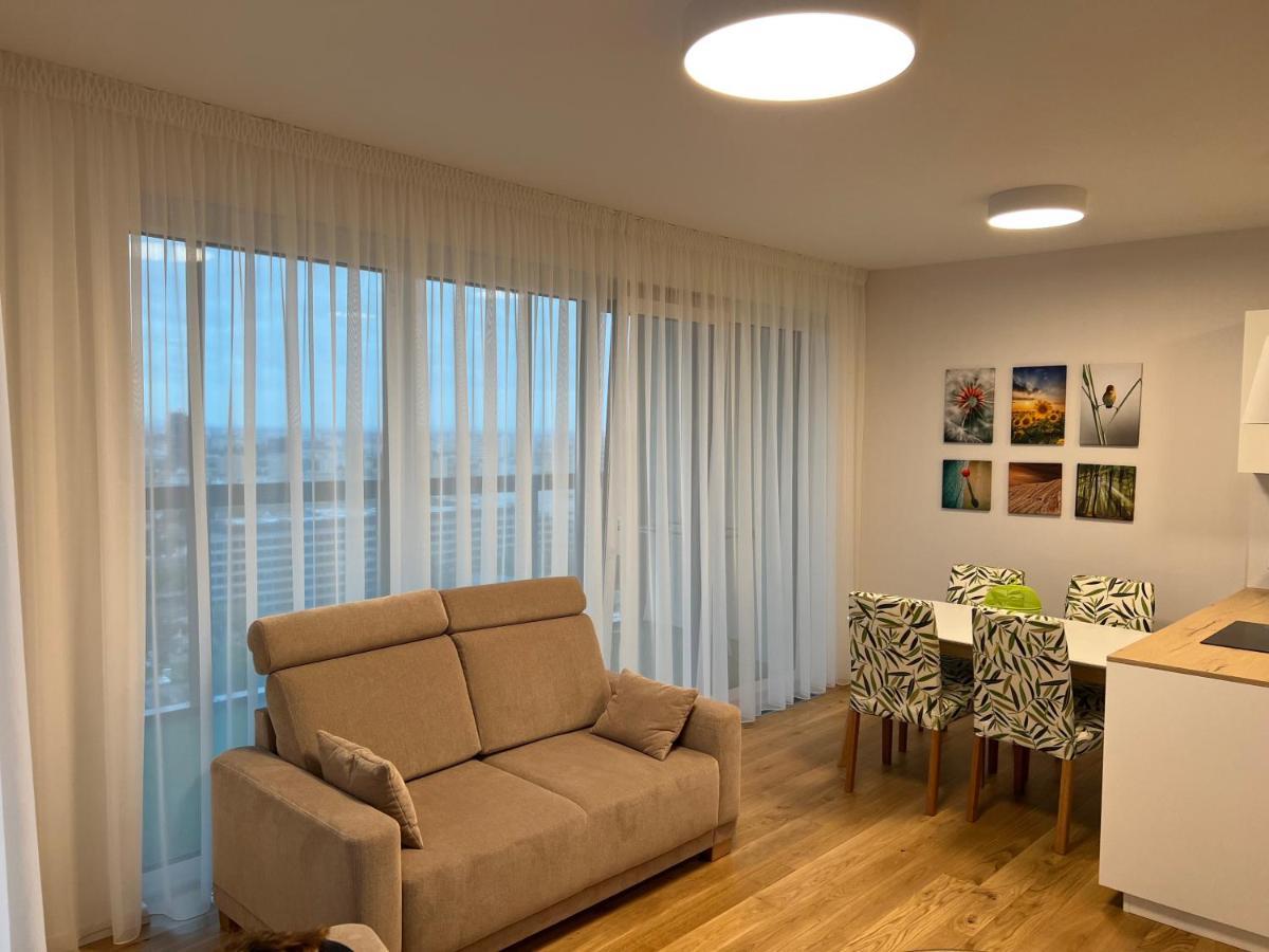 Stylish Condo With Stunning View Possibility Of Parking Bratislava Exterior foto