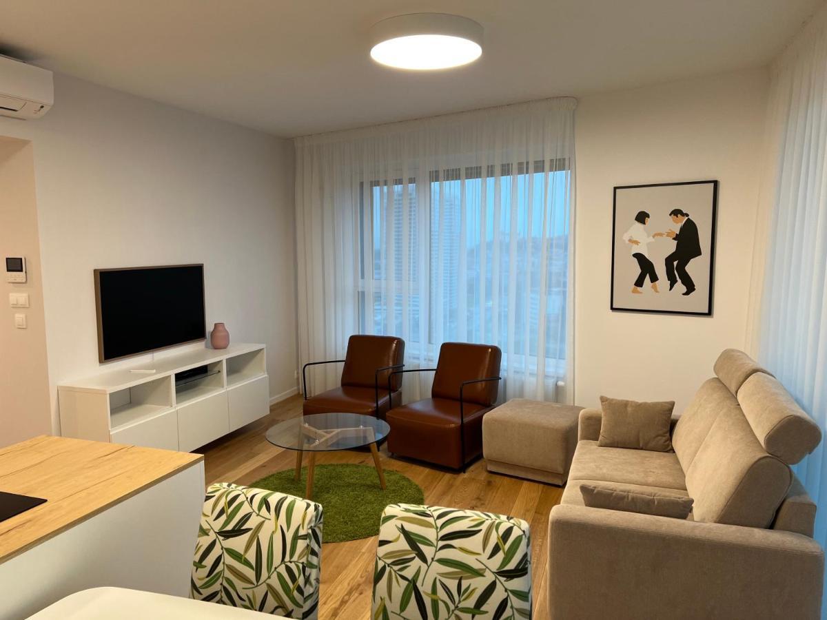 Stylish Condo With Stunning View Possibility Of Parking Bratislava Exterior foto